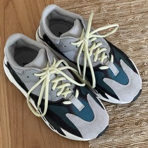 Yeezy Boost 700 Wave Runner Size 5/6.5